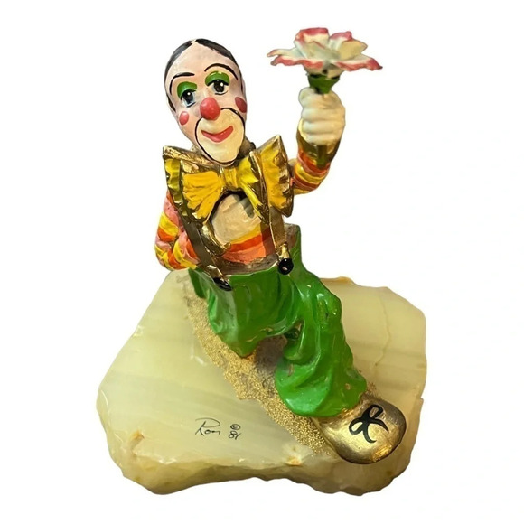 Ron Lee Clown with Flowers - Picture 3 of 7